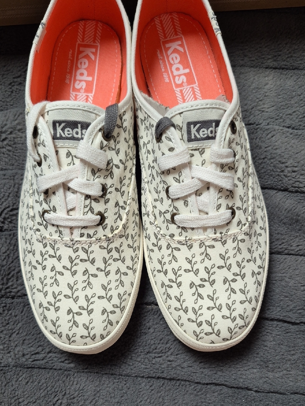 Keds Botanical Off White Sneakers with Leaf Print, & 2 Laces, New In Box - Picture 4 of 13